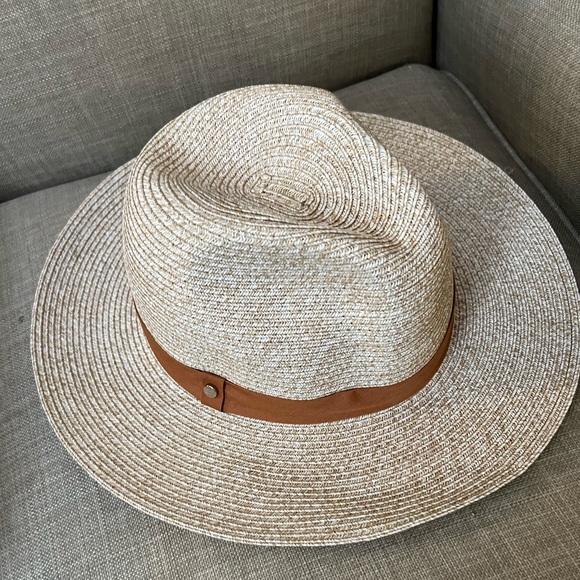 Nordstrom Accessories - Nordstrom Fedora Hat with Brown Band